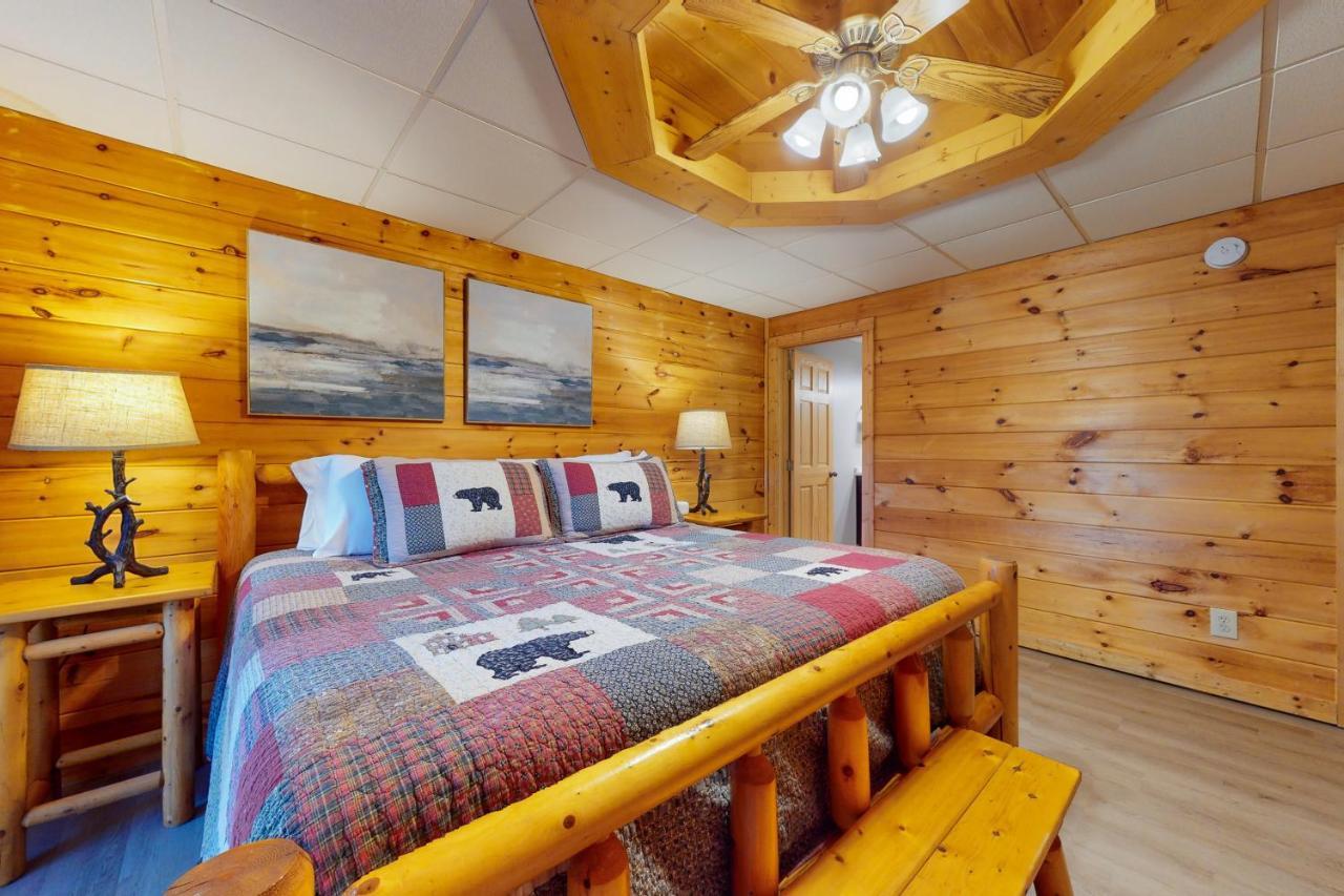 Moose Tracks Lodge Пиджен Фордж Екстериор снимка