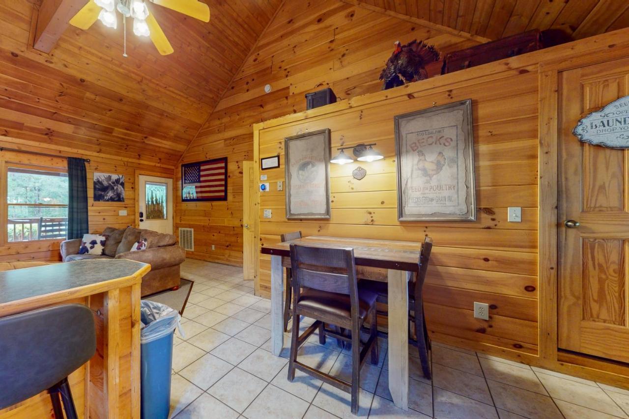Moose Tracks Lodge Пиджен Фордж Екстериор снимка